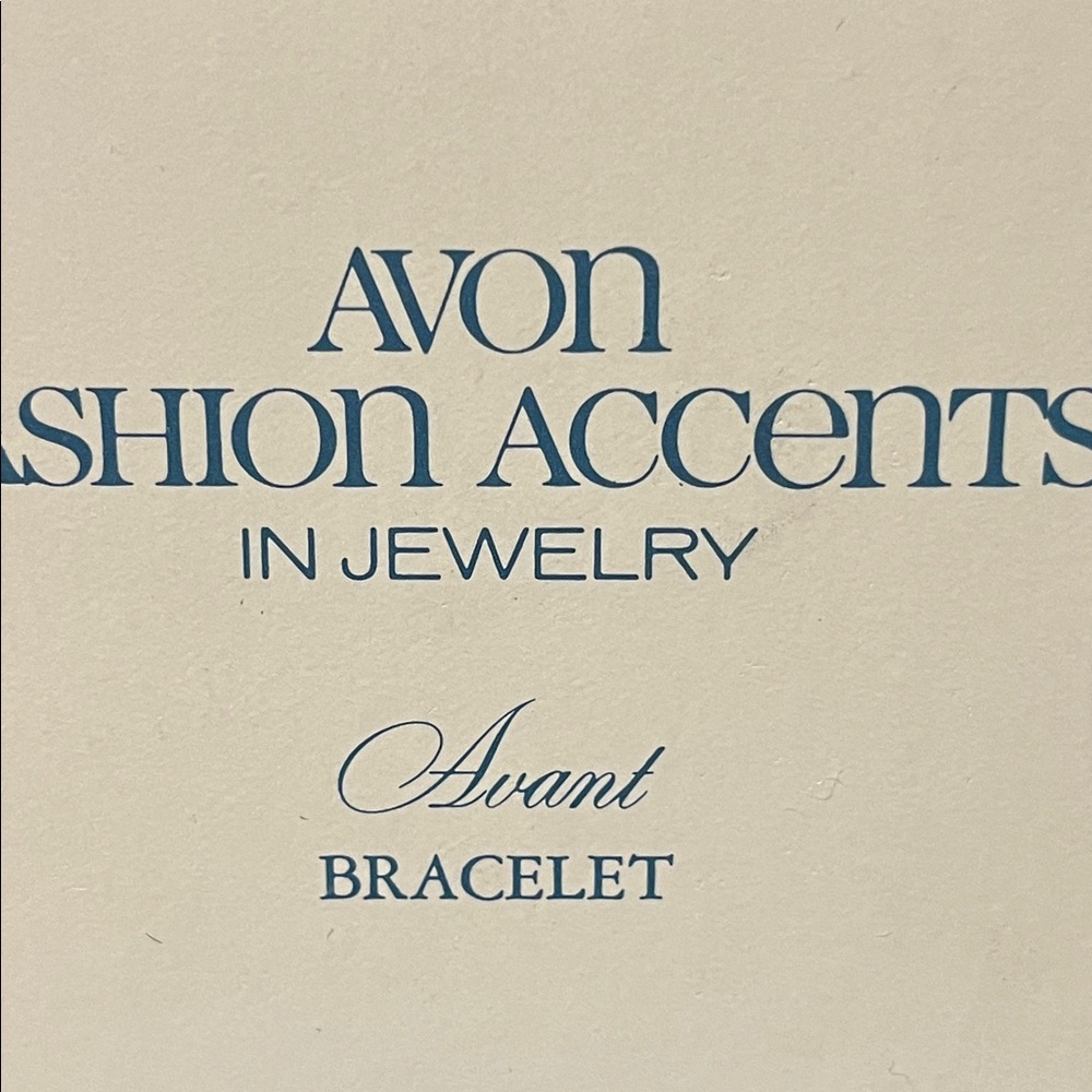 Avon “Avant” 70’s cuff bracelet size 6, new old stock - Picture 4 of 6